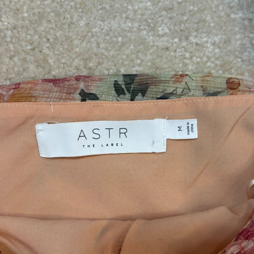 ASTR the Label Floral Ruffle Strap Plissé Crop Top - Size M - NWT - Picture 4 of 8